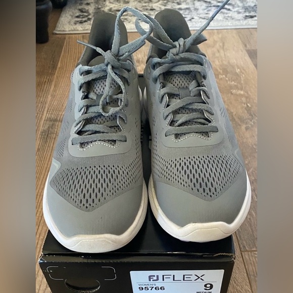 FJ Flex Golf shoes sz9
